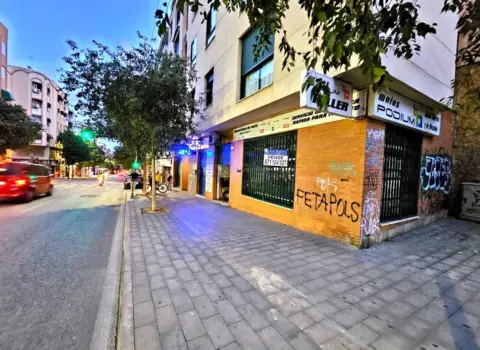Local comercial en Carolinas Bajas
