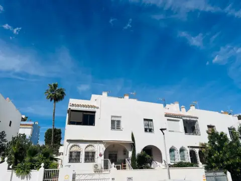 Casa pareada en La Colina