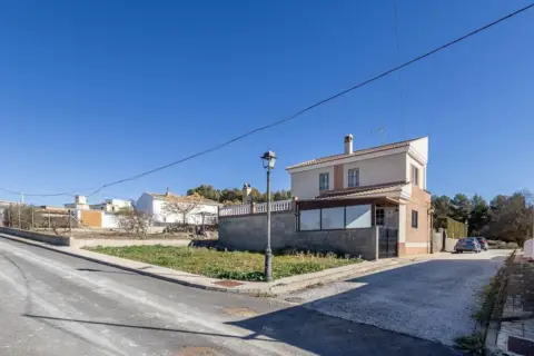 Chalet en calle de Granada, 3