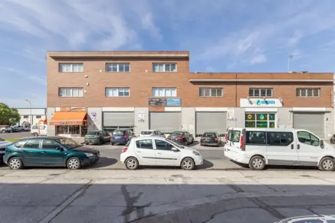 Nave industrial en calle de Juncaril, 128