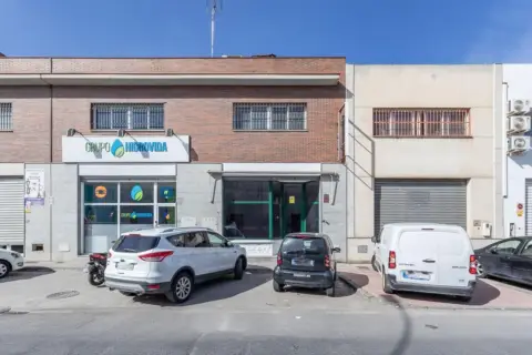 Nave industrial en calle de Juncaril, 128