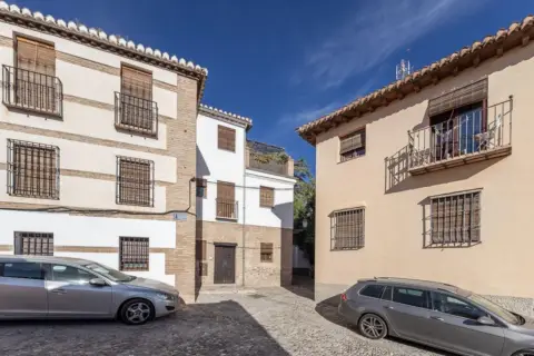 Edificio en Placeta del Cristo de las Azucenas, 5
