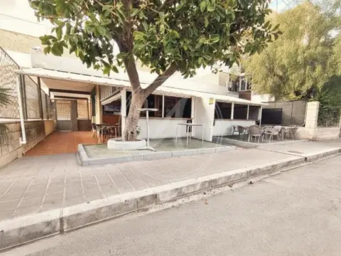 Local comercial en calle del Pintor Astorza y Triay