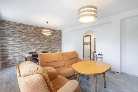 Piso en calle Javier de Burgos, 4