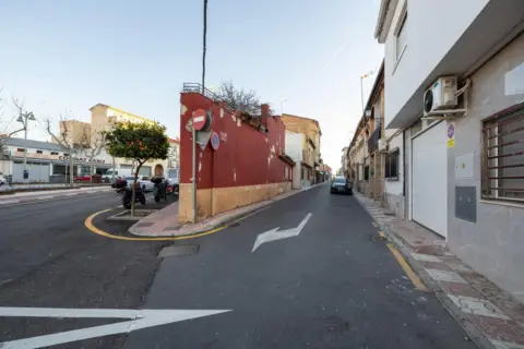 Casa adosada en Avenida de Ogijares, 18