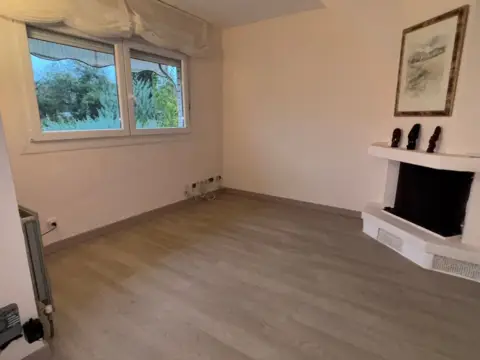 Casa pareada en calle de Nebli