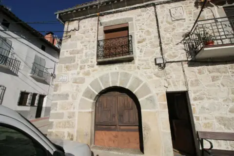 Casa pareada en Plaza de La Corredera, nº 1