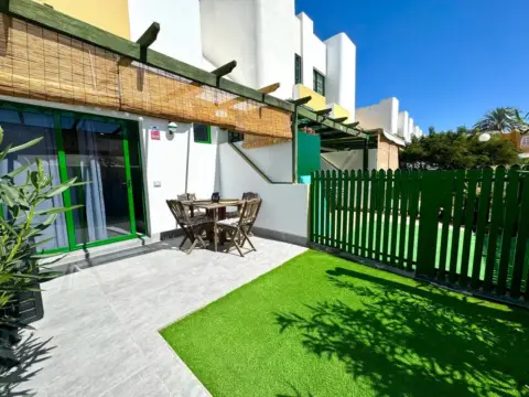 Casa adosada en calle Tauro