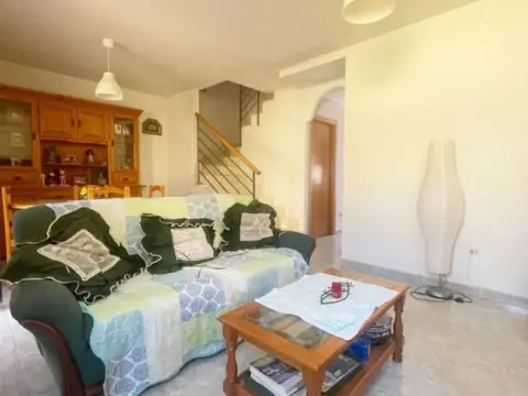 Casa adosada en calle de Agustina de Aragón, 21