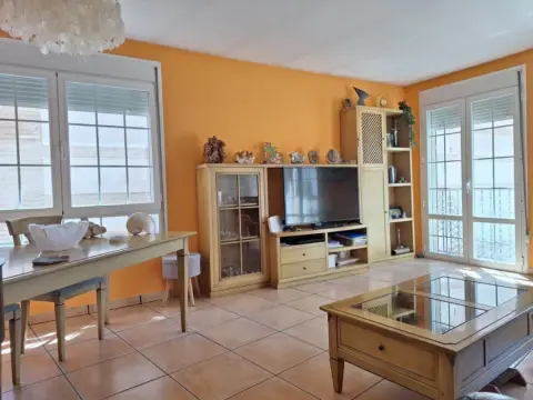 Casa adosada en calle Arial Bajo