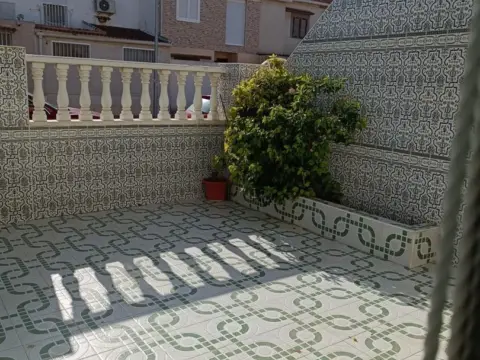 Casa en calle Urbano Arregui