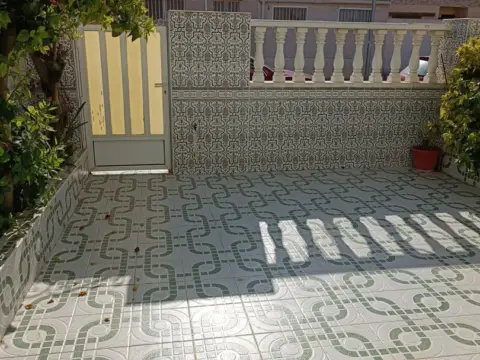 Casa en calle Urbano Arregui