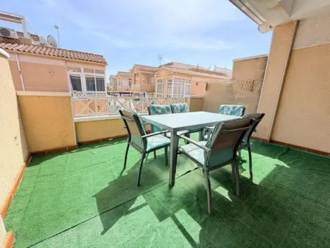 Dúplex en calle Federico López Pizana