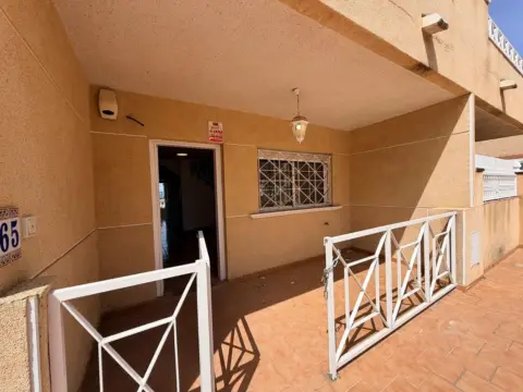Dúplex en calle Federico López Pizana