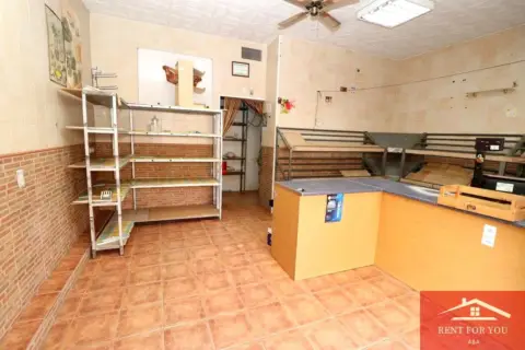 Local comercial en calle Santa Teresa