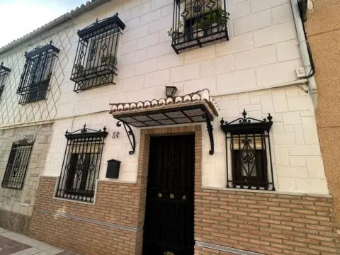 Terraced house in calle C. Sta. Herminia, 37