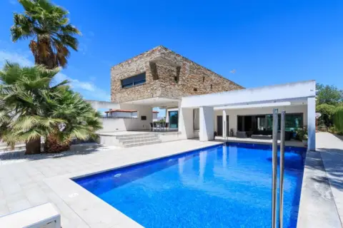 Casa en Gojar