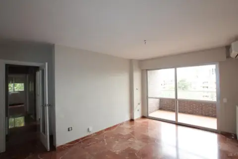 Piso en calle Sos del Rey Católico