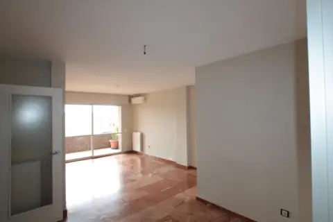 Piso en calle Sos del Rey Católico