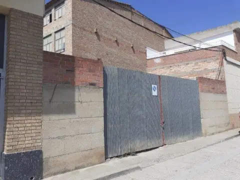 Nave industrial en Carrer de les Escoles