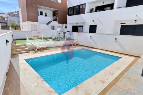 Piso en Carrer Callosa, 8