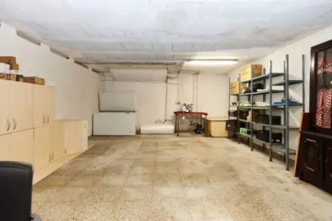 Local comercial en Avenida de San Juan de la Cruz, 20
