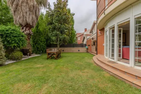 Chalet en Avenida de La Rioja, 4