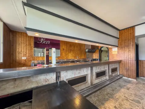 Local comercial en calle del Pintor Moreda, 17