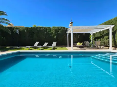 Chalet en Arroyo de La Miel
