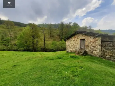 Finca rústica en Pisueña