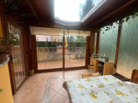 Chalet en Pomaluengo