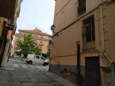 Local comercial en calle de Santa Ana