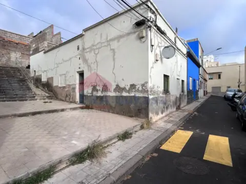 Casa adosada en calle de Araceli