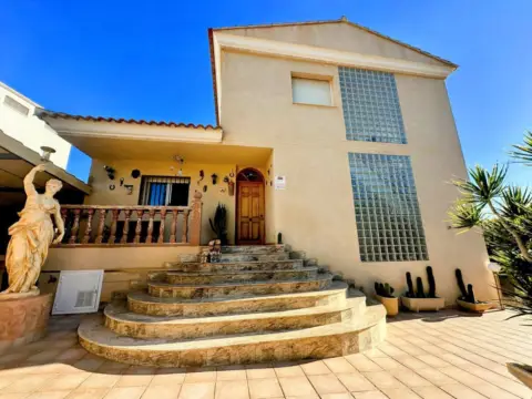 Chalet en Los Geraneos