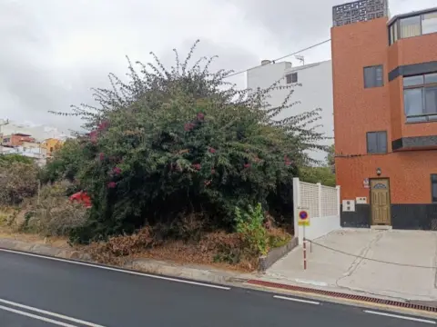 Terreno en calle San Francisco Javier, 54