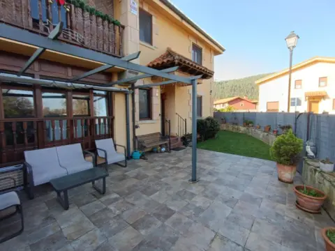 Casa adosada en Cartes