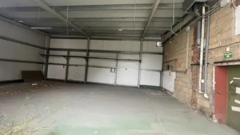 Nave industrial en calle de la Batalla de Bailén