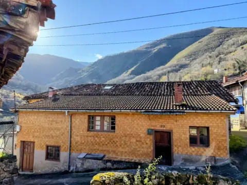 Casa pareada en calle Lg Coañana, nº 20