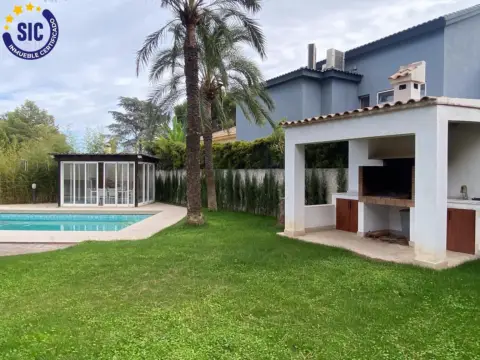 Chalet en calle Roncesvalle
