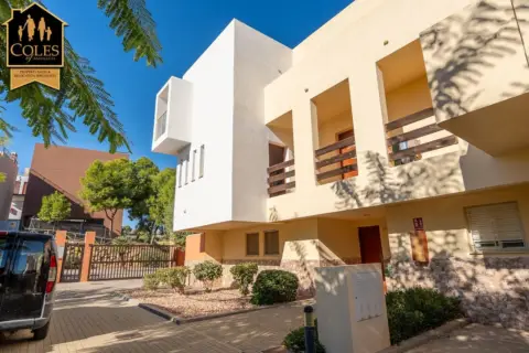 Casa pareada en calle de la Sierra de Almagro