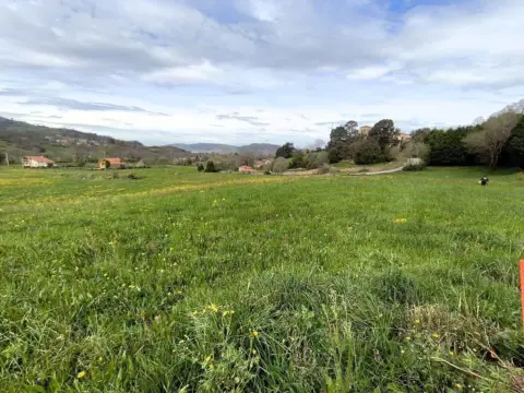 Terreno en Lloreda