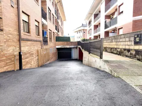 Garaje en Saron
