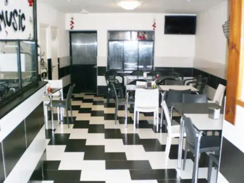 Local comercial en La Fuente de San Esteban