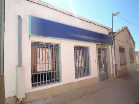 Local comercial en Santibañez de Bejar