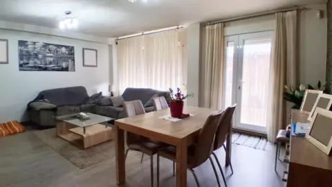 Casa adosada en Villares de La Reina