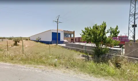 Nave industrial en Torrejoncillo
