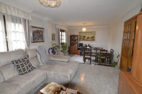 Chalet en Villamayor