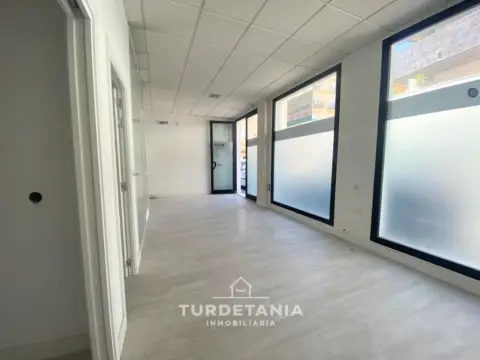 Local comercial en Centro-Calzada