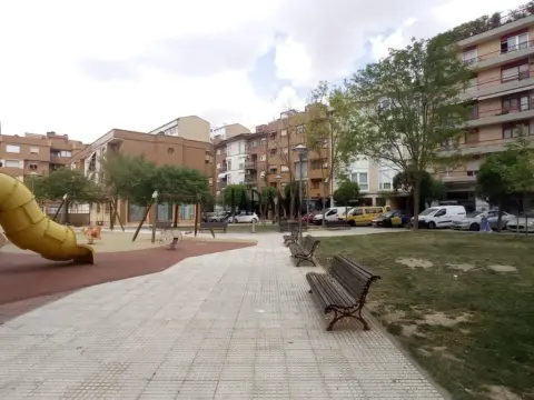 Local comercial en Avenida Santa Ana
