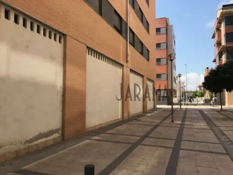 Local comercial en Instituto